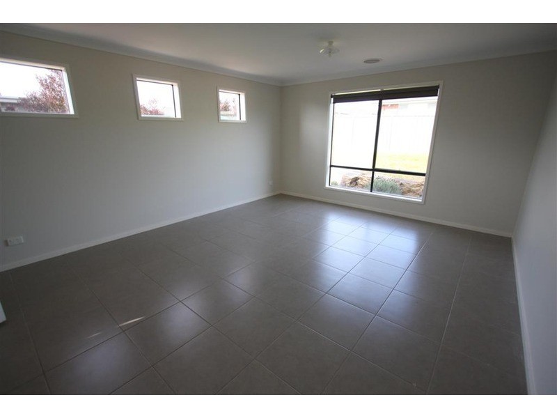 52 Boree Avenue, Forest Hill NSW 2651