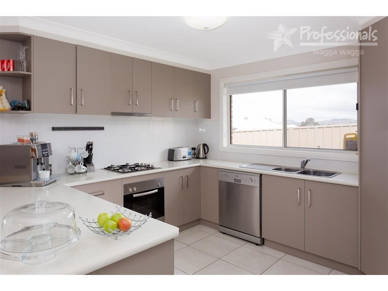 19 Clarence Place, Tatton NSW 2650