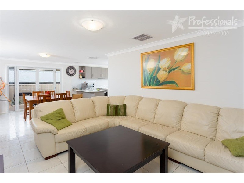 19 Clarence Place, Tatton NSW 2650