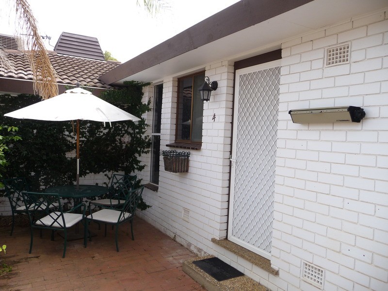 4/2 Banks Avenue, Kooringal NSW 2650