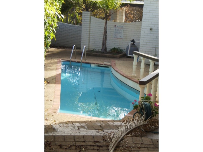 4/2 Banks Avenue, Kooringal NSW 2650