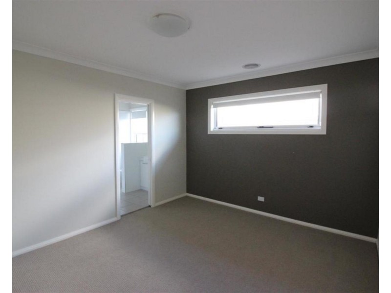 2/7 Clarence Place, Tatton NSW 2650