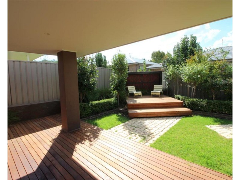 2/7 Clarence Place, Tatton NSW 2650