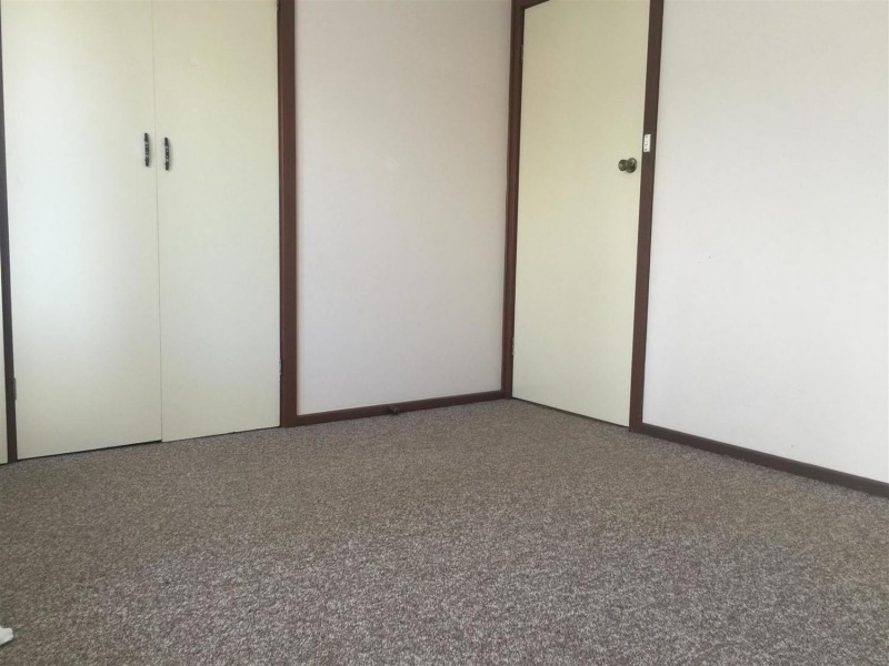 1/2 Cooinbil Crescent, Kooringal NSW 2650