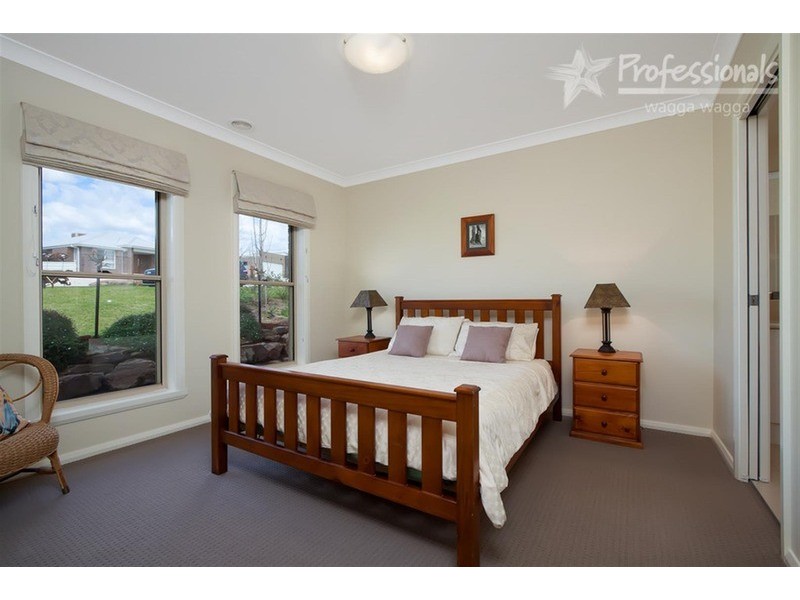 50 Kaloona Drive, Bourkelands NSW 2650