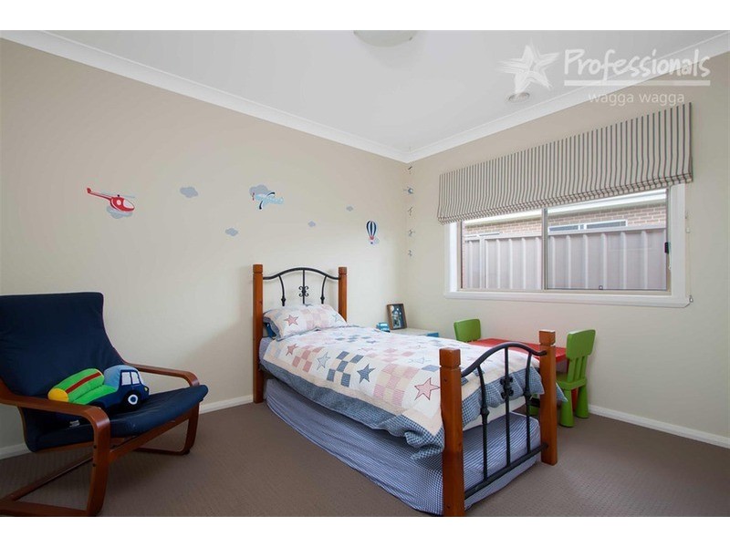 50 Kaloona Drive, Bourkelands NSW 2650