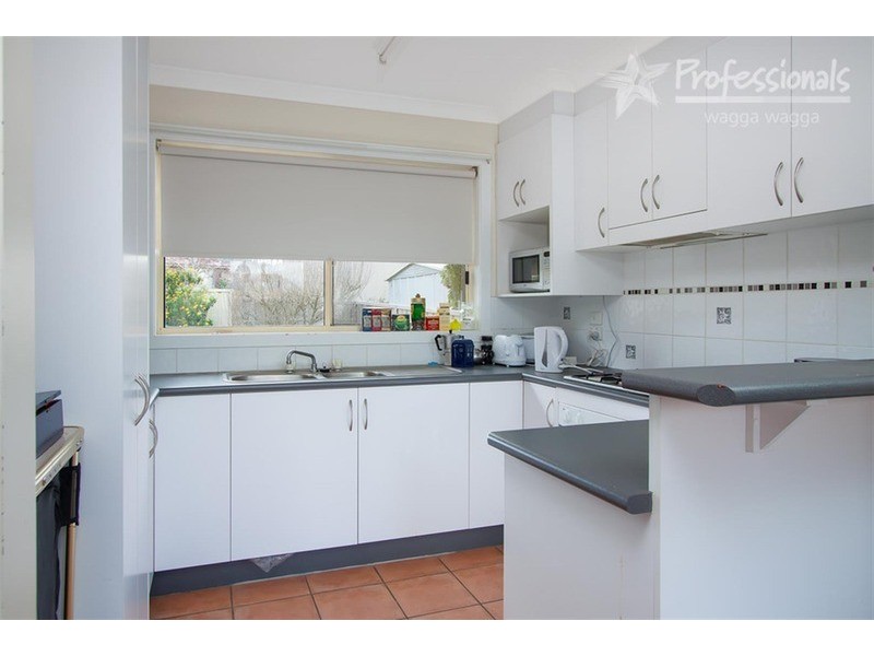 5 Clipper Way, Estella NSW 2650
