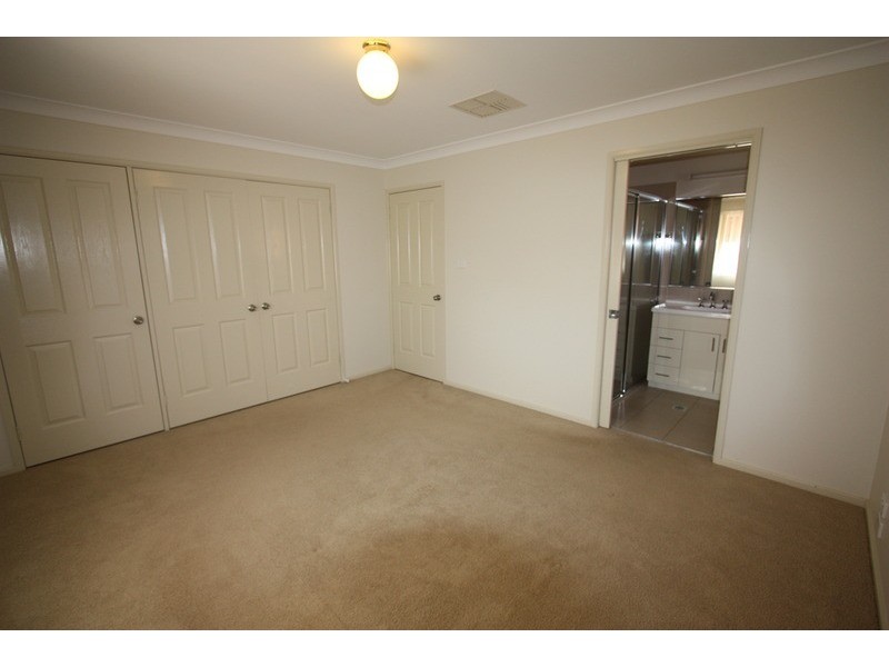 59 Grinton Avenue, Wagga Wagga NSW 2650