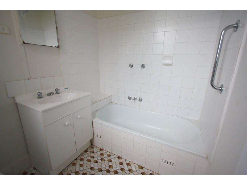 9 Scherger Avenue, Mount Austin NSW 2650