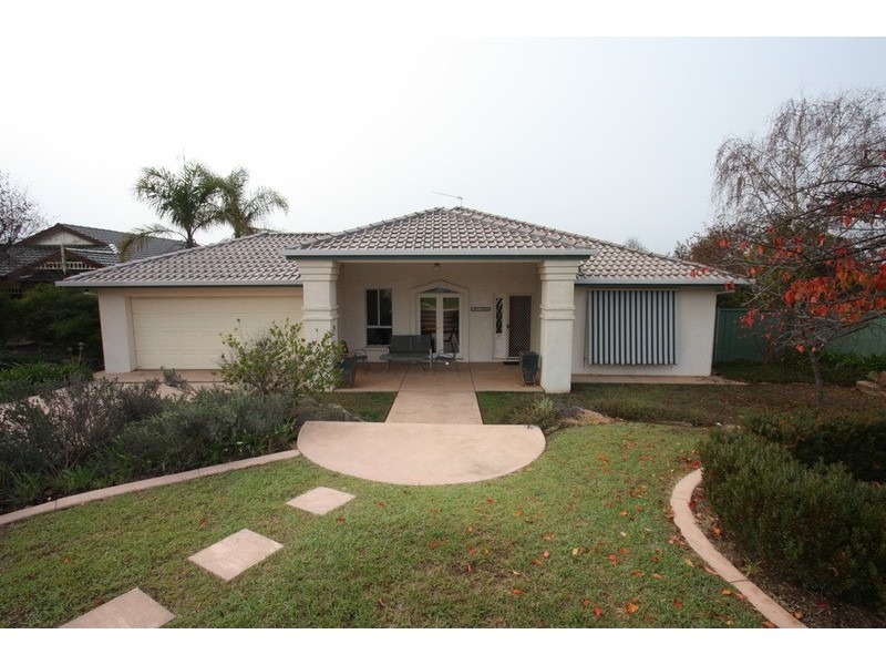 25 Tamar Drive, Tatton NSW 2650