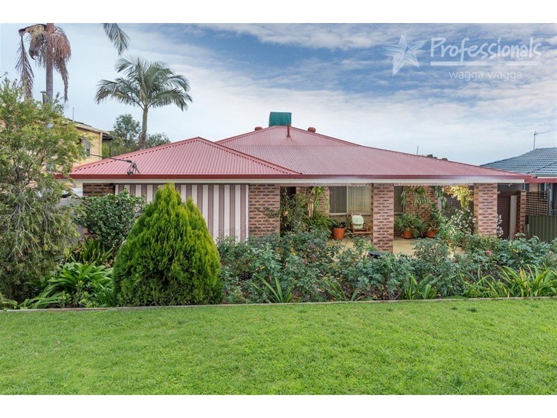 26 Mimosa Drive, Mount Austin NSW 2650