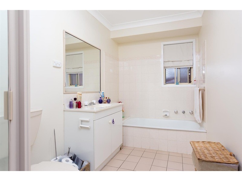 6/54 Adjin Street, Mount Austin NSW 2650