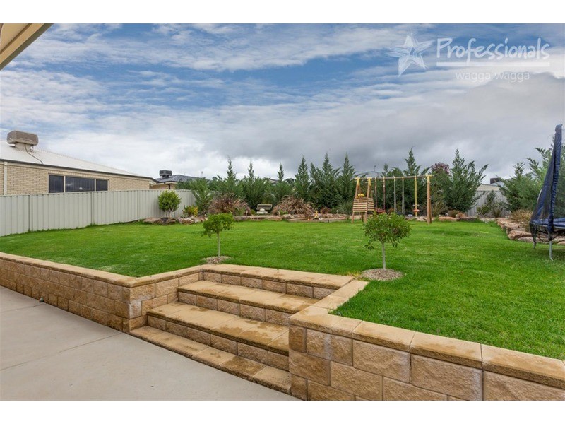 23 Balala Crescent, Bourkelands NSW 2650