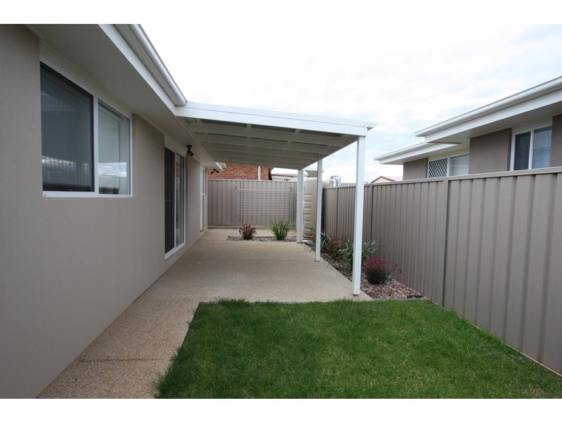 1/6 Mima Street, Glenfield Park NSW 2650