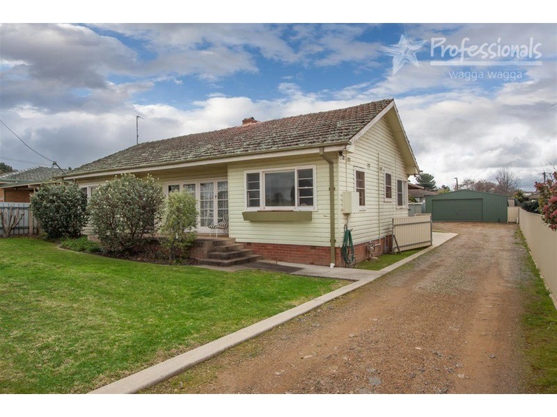 9 The Boulevarde, Kooringal NSW 2650