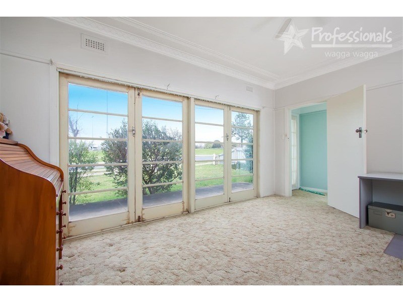 9 The Boulevarde, Kooringal NSW 2650