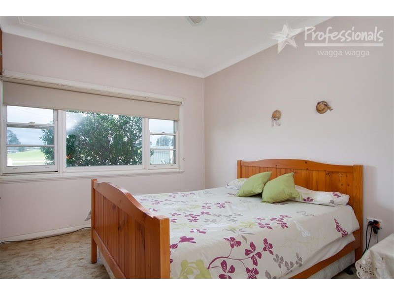 9 The Boulevarde, Kooringal NSW 2650