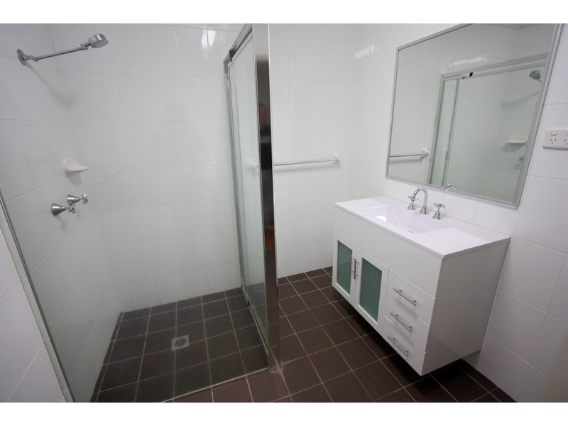 4/3 Joyes Place, Tolland NSW 2650