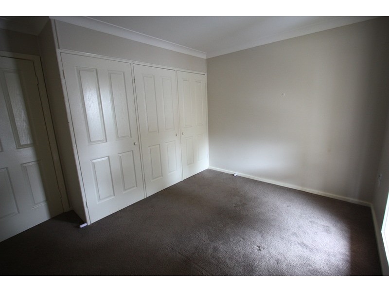 4/3 Joyes Place, Tolland NSW 2650