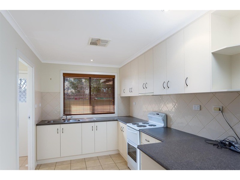 2/2 Wiradjuri Crescent, Wagga Wagga NSW 2650