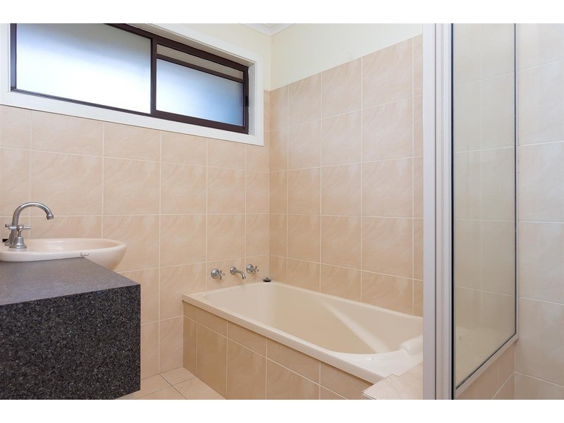 2/2 Wiradjuri Crescent, Wagga Wagga NSW 2650