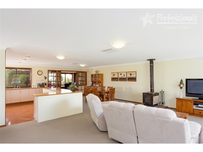 36 Eldershaw Drive, Wagga Wagga NSW 2650