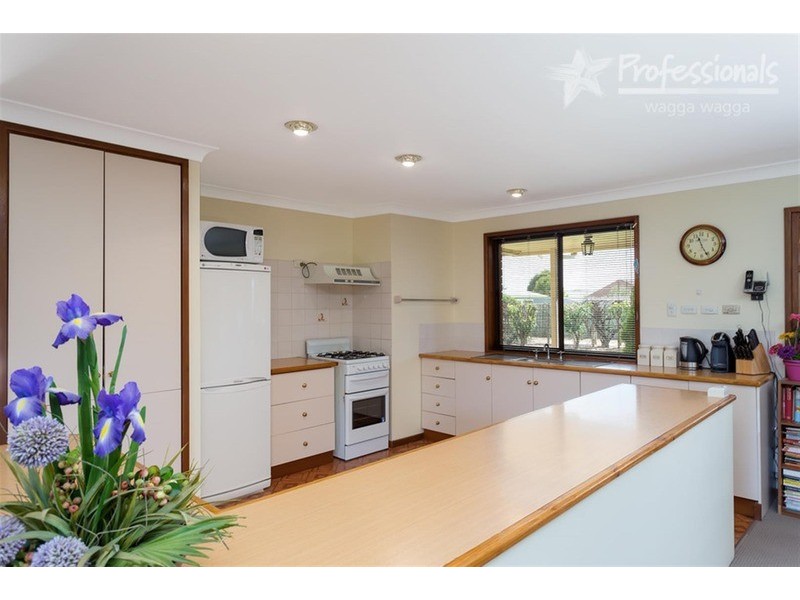 36 Eldershaw Drive, Wagga Wagga NSW 2650