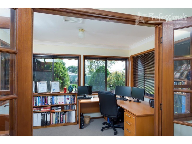 36 Eldershaw Drive, Wagga Wagga NSW 2650