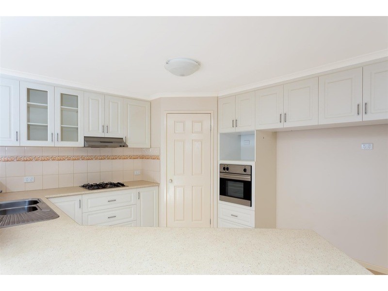 4 Headley  Place, Kooringal NSW 2650