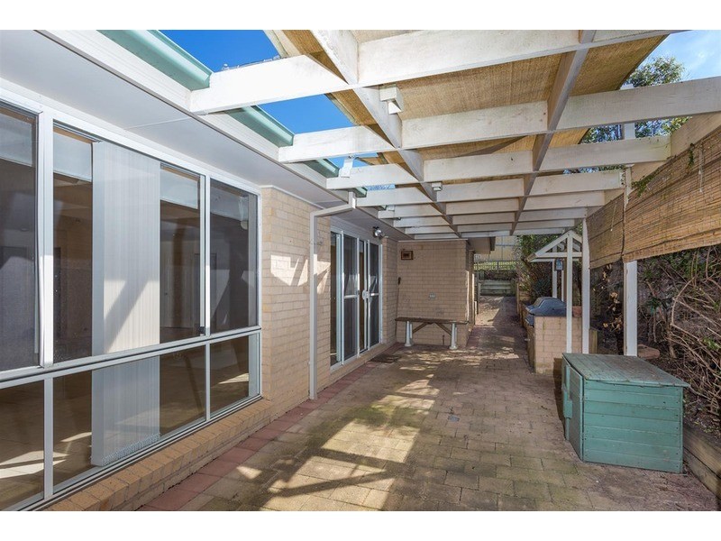 4 Headley  Place, Kooringal NSW 2650
