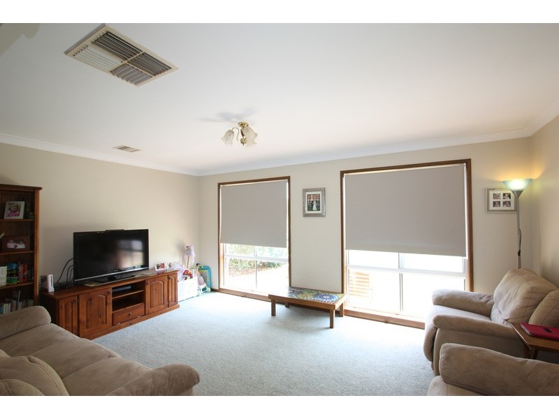 14 Yunguna Place, Glenfield Park NSW 2650