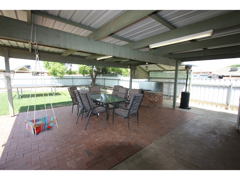 14 Yunguna Place, Glenfield Park NSW 2650