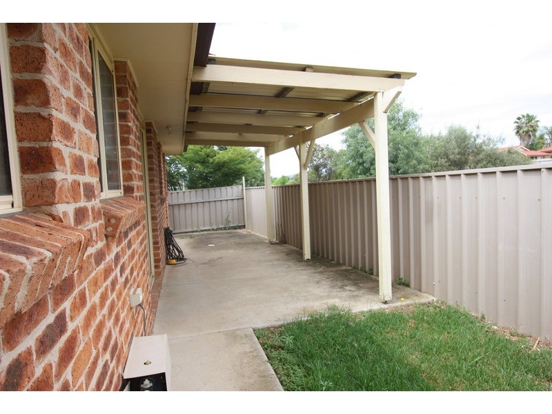 2/8 Malebo  Place, Tatton NSW 2650