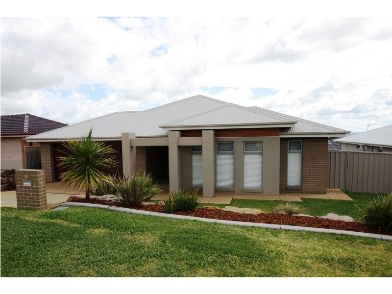 56 Kaloona Drive, Bourkelands NSW 2650