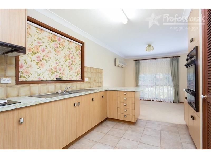 36 Naretha  Street, Glenfield Park NSW 2650