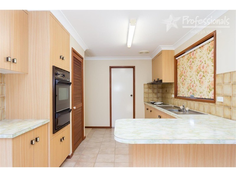 36 Naretha  Street, Glenfield Park NSW 2650