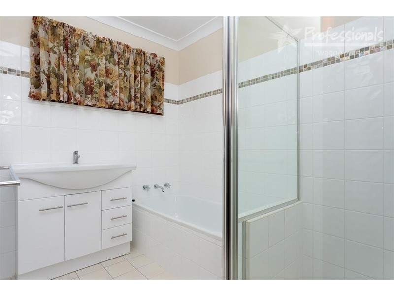 36 Naretha  Street, Glenfield Park NSW 2650