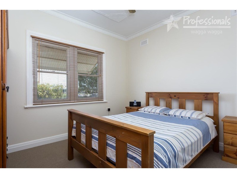 48 Railway  Street, Turvey Park NSW 2650