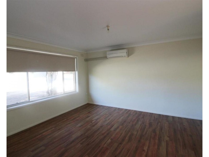 1/32 Cutler Avenue, Kooringal NSW 2650