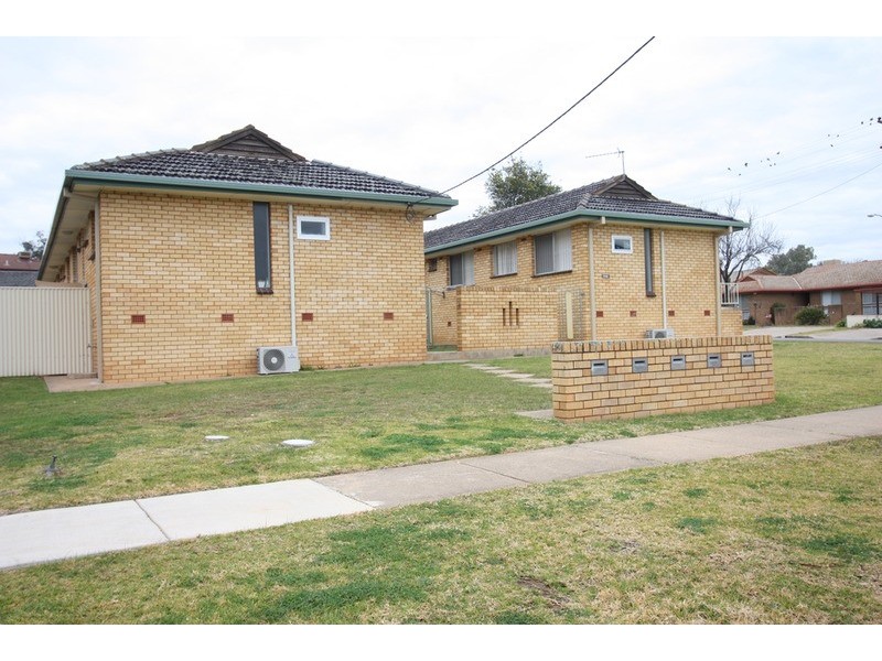 4/5 Joyes Place, Tolland NSW 2650