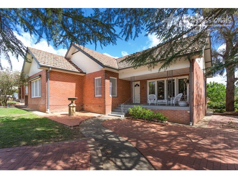 42 Mitchelmore Street, Turvey Park NSW 2650