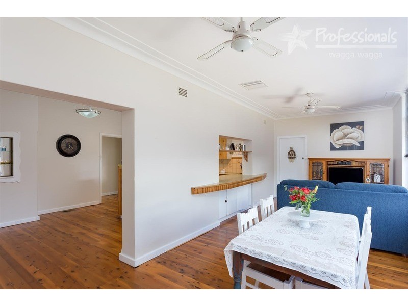 42 Mitchelmore Street, Turvey Park NSW 2650