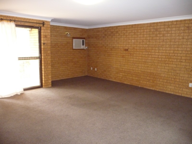 9/12 Salmon Street, Wagga Wagga NSW 2650