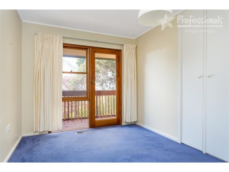 5 Highfield Place, Kooringal NSW 2650