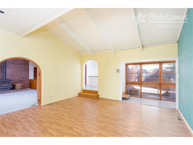 5 Highfield Place, Kooringal NSW 2650