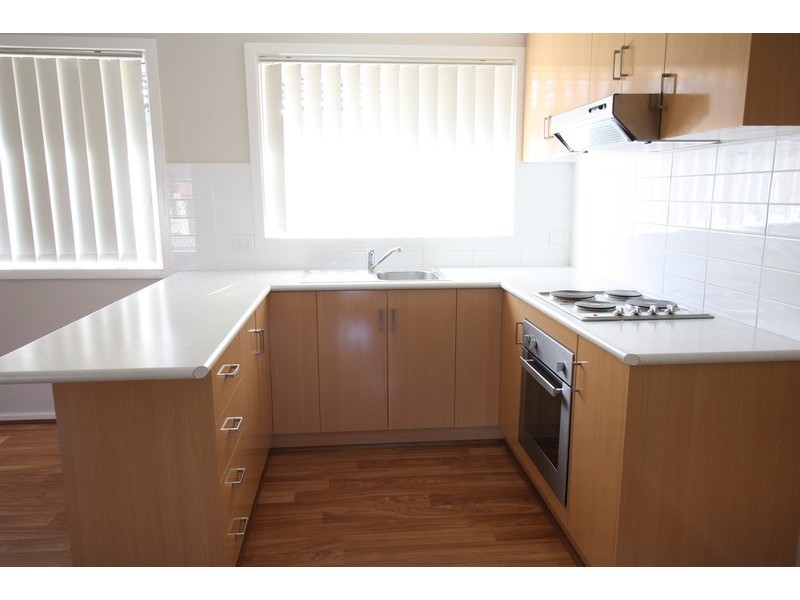 2/5 Joyes Place, Tolland NSW 2650