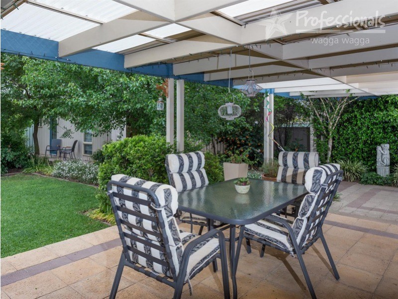 12 Lyons Crescent, Forest Hill NSW 2651