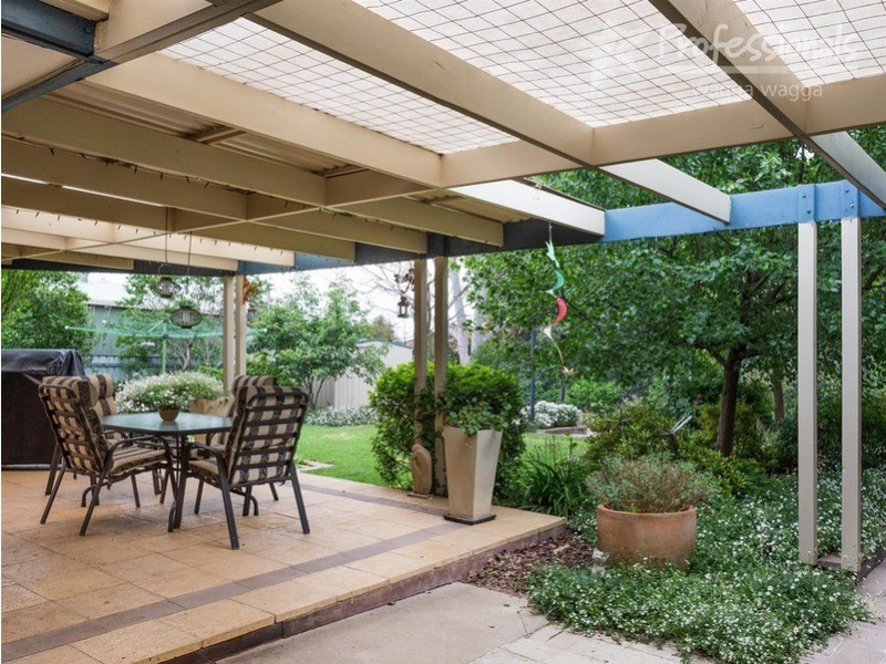 12 Lyons Crescent, Forest Hill NSW 2651