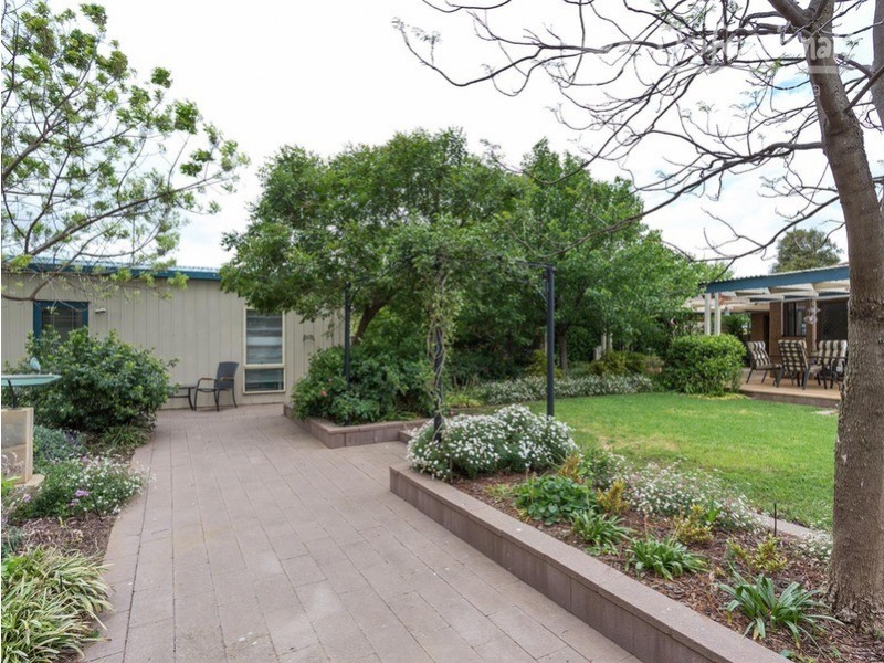 12 Lyons Crescent, Forest Hill NSW 2651
