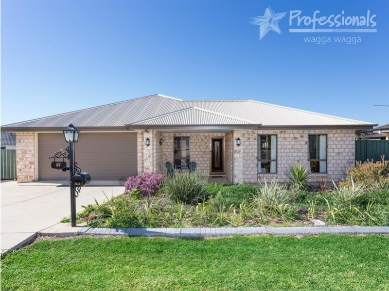 37 Boree Avenue, Forest Hill NSW 2651